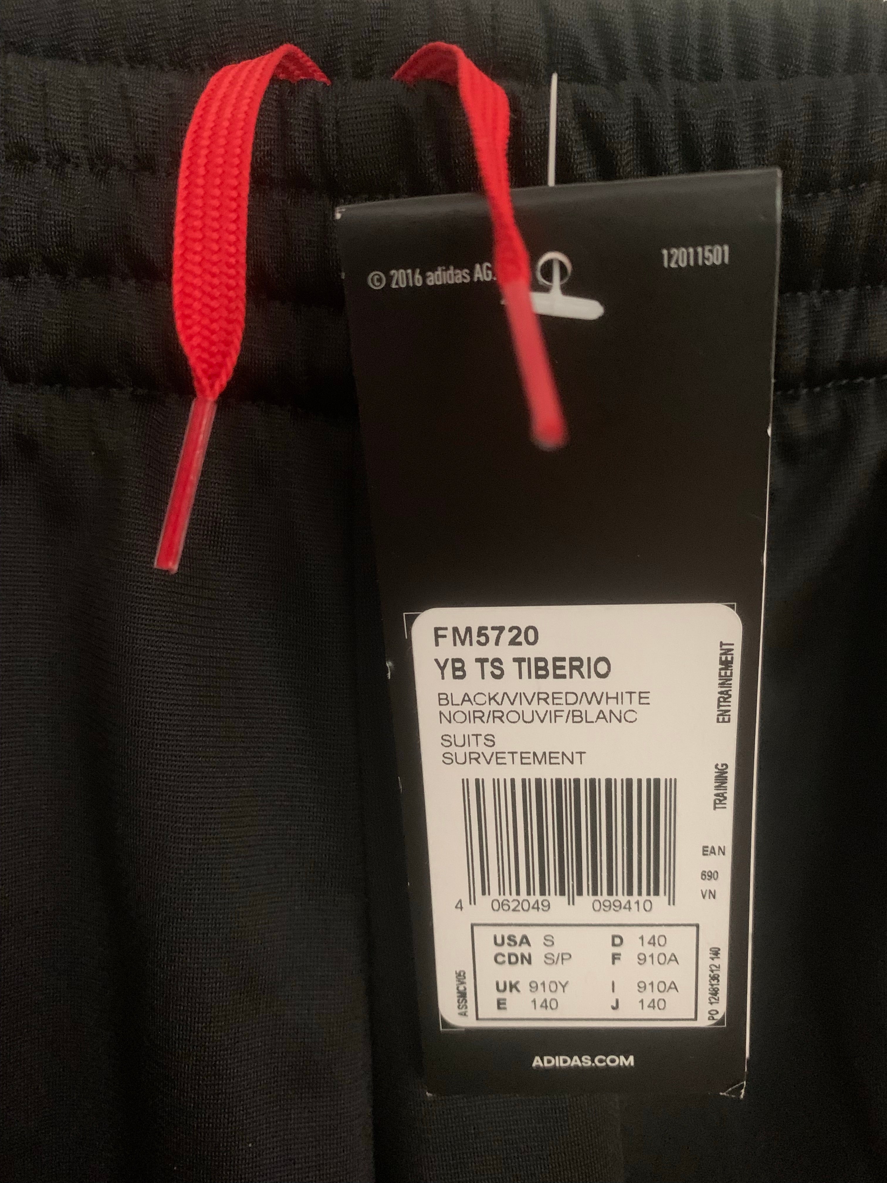 Adidasbyxor, nya, Stl 140